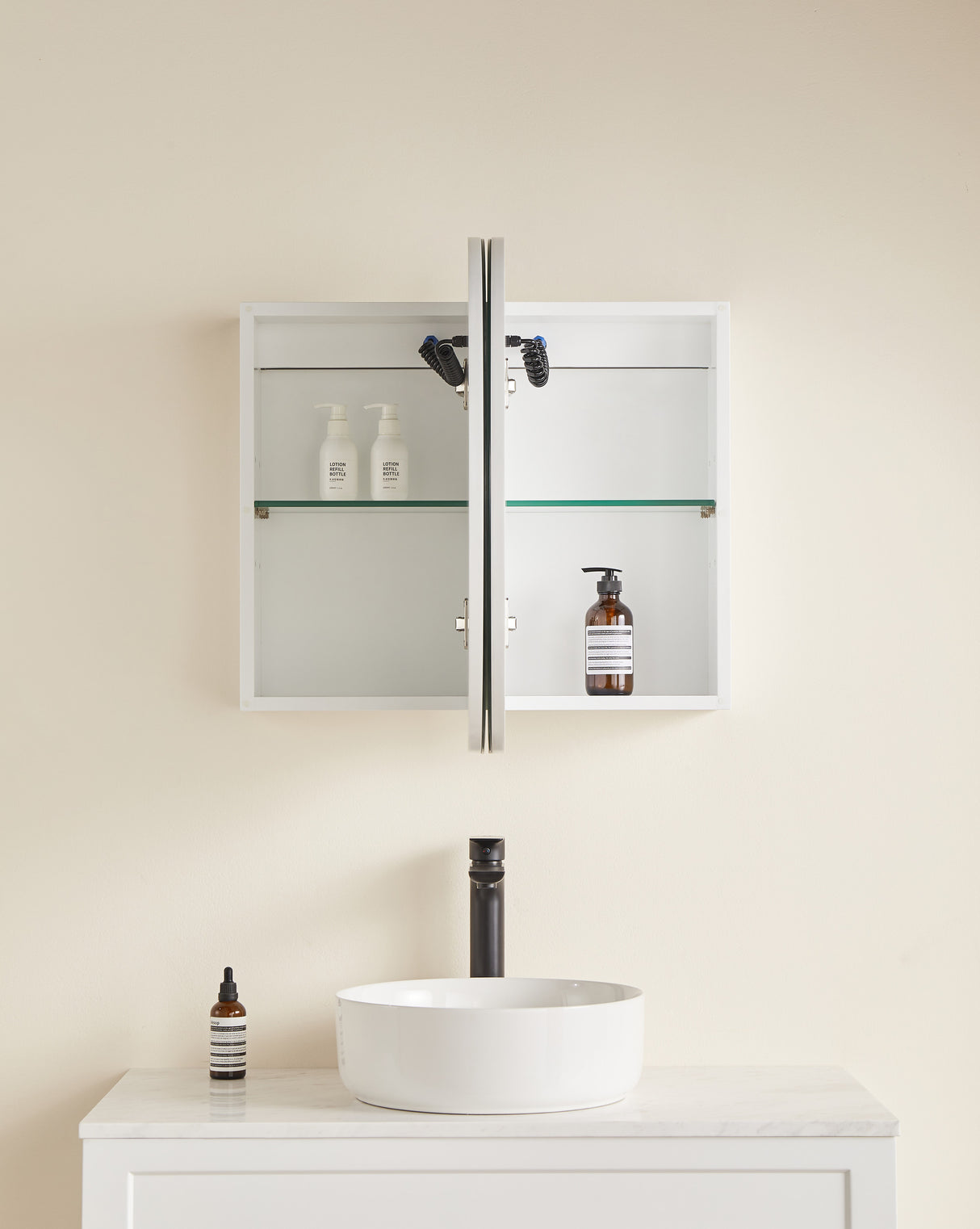 Olivia LED Mirror Cabinet OPLSV9060-LED — detail 3