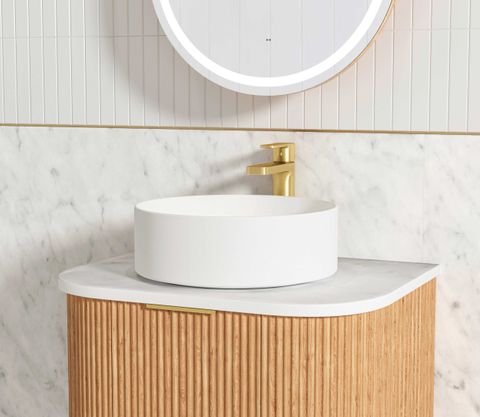 Bondi 600mm Woodland Oak Fluted Curve Vanity with Cloudy Carrara Top — detail 3