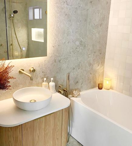 Bondi 750mm Woodland Oak Fluted Curve Vanity with Matte White Top — detail 2