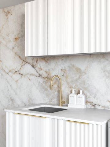 Laundry Kit 1715B Bondi White with Natural Carrara Marble Top — detail 2