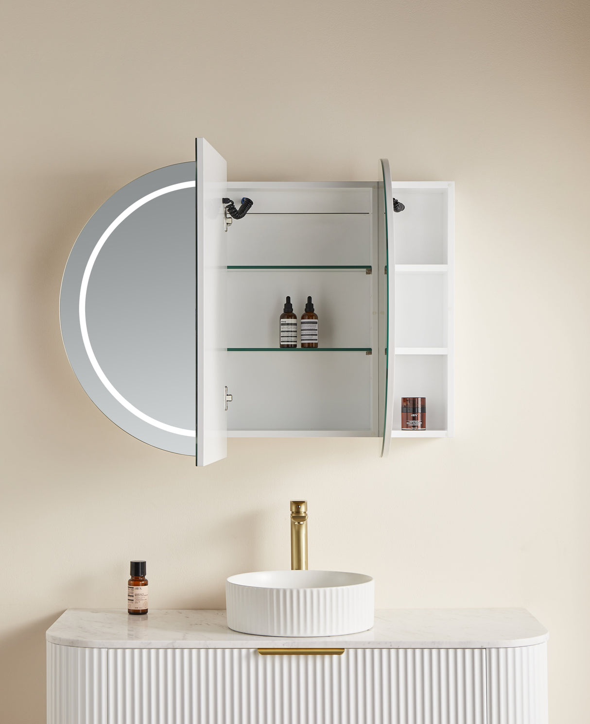 Lumero LED PVC Mirror Shaving Cabinet 1200/1500 LOSV1275MW-LED/LOSV1275MB-LED — detail 3