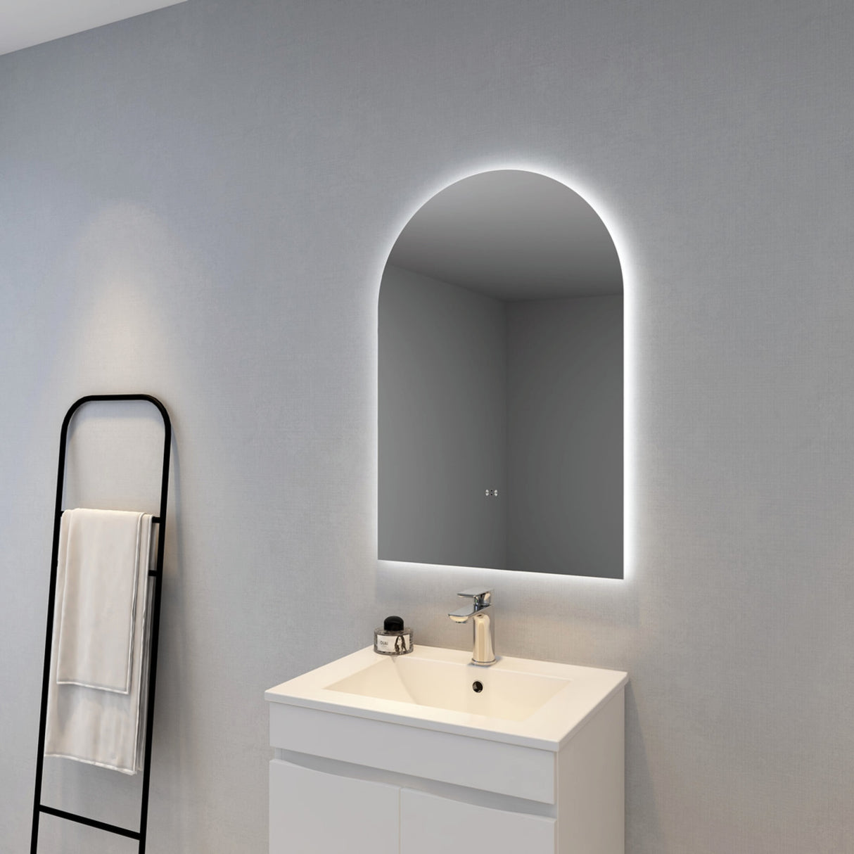 OAR6090BM   LED Backlit Mirror — detail 3