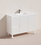 Brighton Free-Standing PVC Vanity CB124LL — detail 4