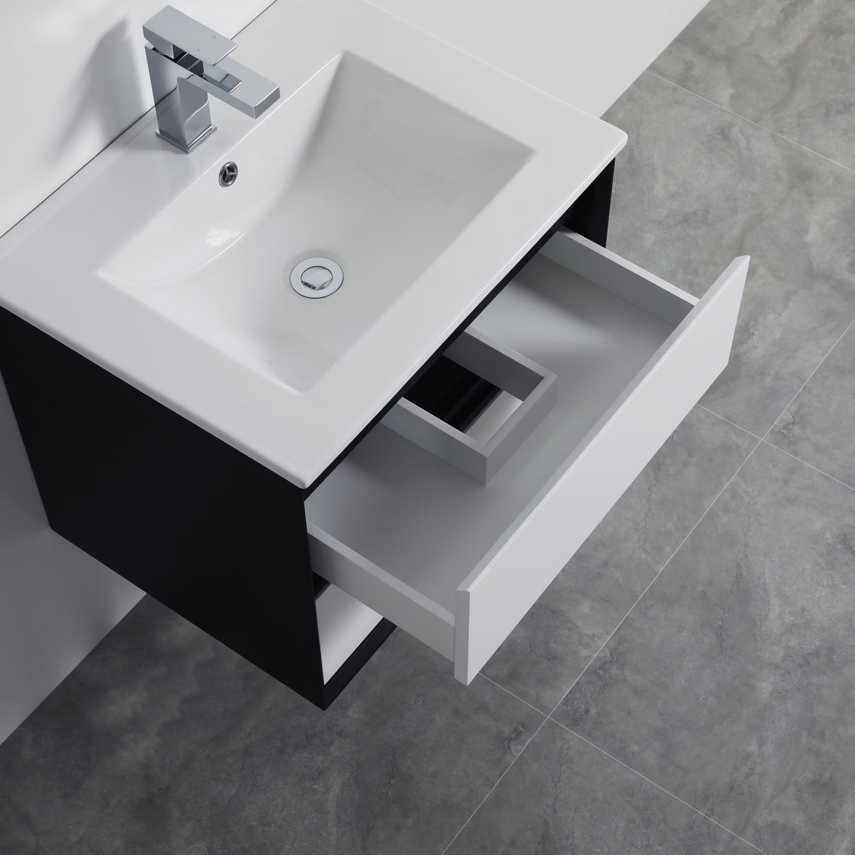 Petra PE600WH — detail 2