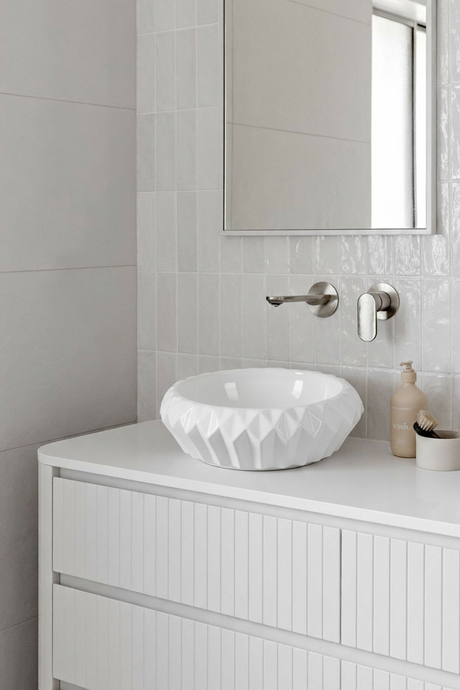 VITO Oslo Diamond Round Ceramic Above-Counter Basin 400*400*150mm OS535 — detail 2