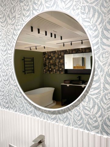London 700mm White Metal Frame Tuffi Mirror — detail 5