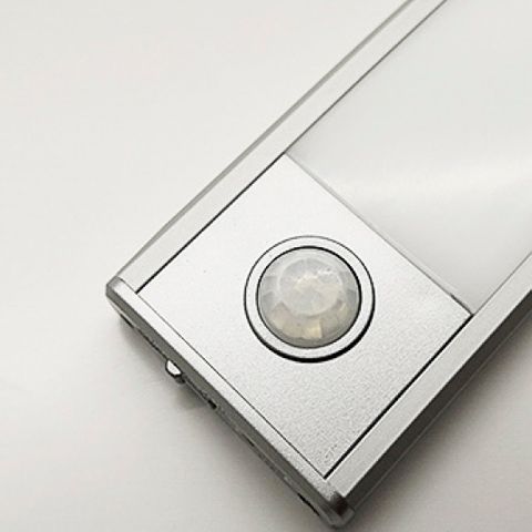 LED 200x30 Cabinet Sensor Strip Rechargeable — detail 2
