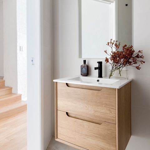 Byron 600mm Natural Oak Wall Hung Cabinet Only — detail 4