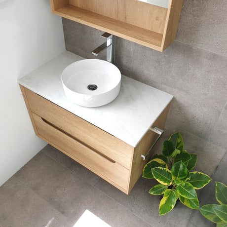 Solid Surface 750x465x20 Cloudy Carrara Top — detail 3